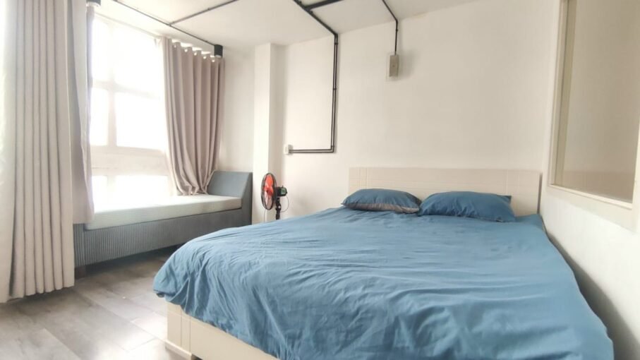 Downtown One Bedroom Saigon Cribs 2