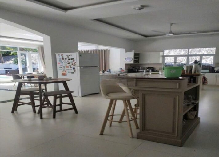 Villa w Pool For Rent Saigon Cribs 5