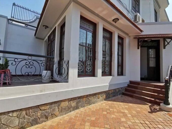 Villa with Pool Saigon Cribs 5