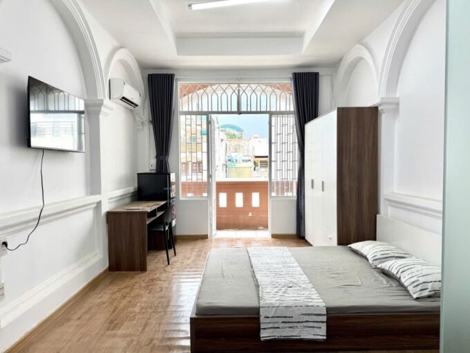 District 5 Studio Apartment For Rent Ho Chi Minh City Saigon Cribs Balcony Kitchenette (1)