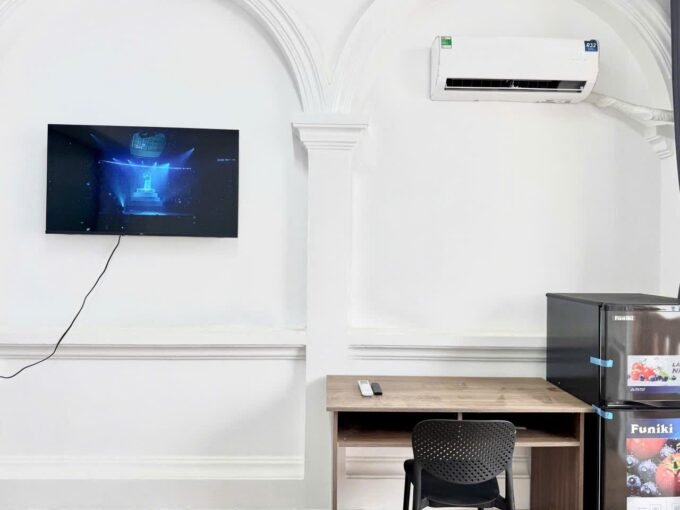 District 5 Studio Apartment For Rent Ho Chi Minh City Saigon Cribs Balcony Kitchenette (3)