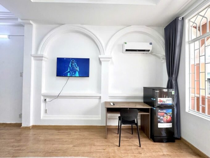 District 5 Studio Apartment For Rent Ho Chi Minh City Saigon Cribs Balcony Kitchenette (7)