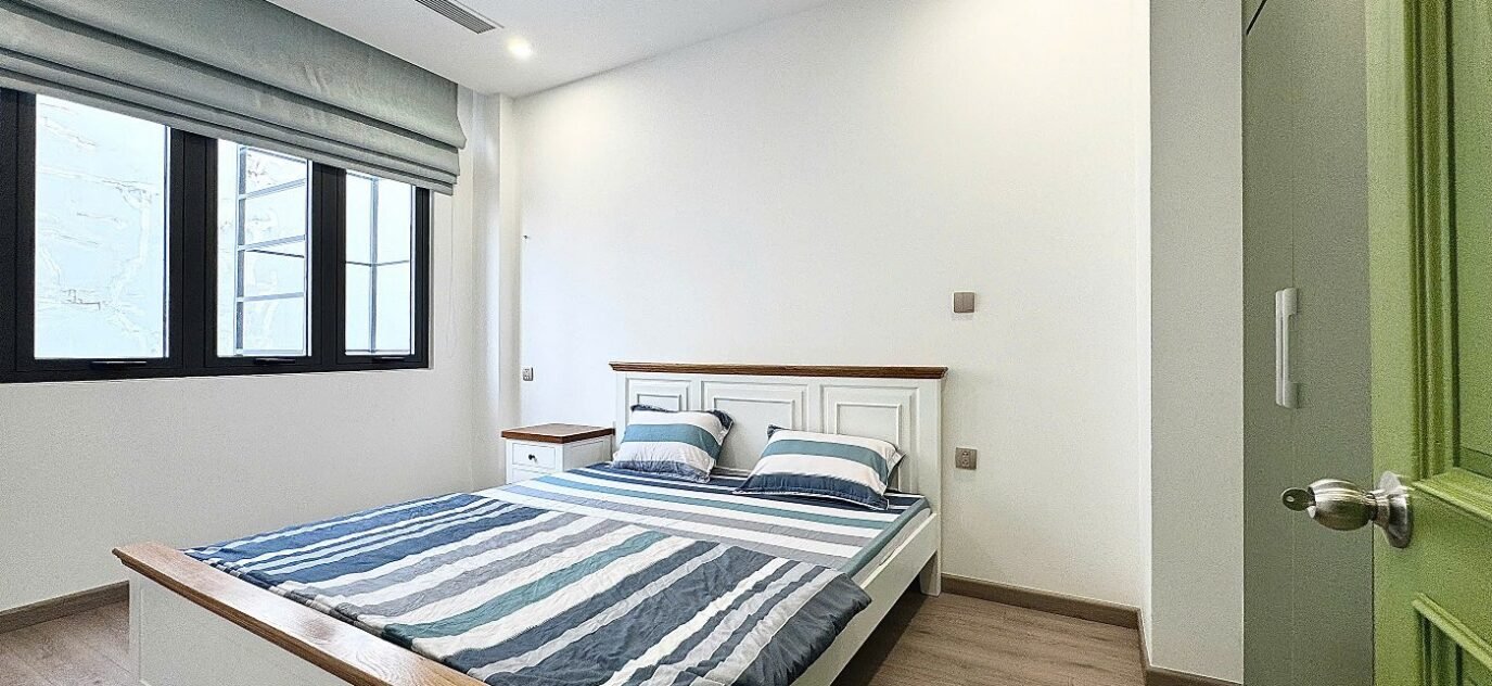 Saigon Cribs Serviced Apartment Downtown Cheap Pads (12) 1400x1050