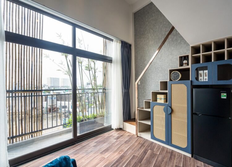 Spacious Duplex Studio: Upper-Level Workspace & Balcony | $1,100