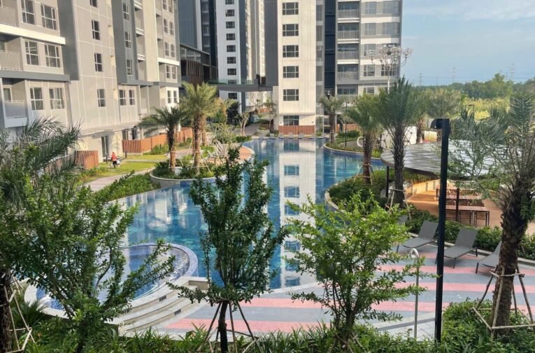Celesta Rise Keppel Saigon Cribs Amenities Pool Gym (8)