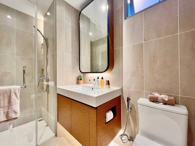 listing 1792350744 731044